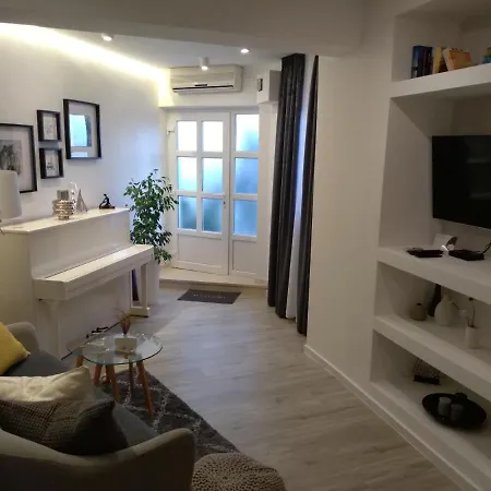 Boutique Waterfront