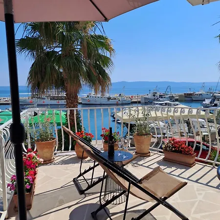 Boutique Waterfront *